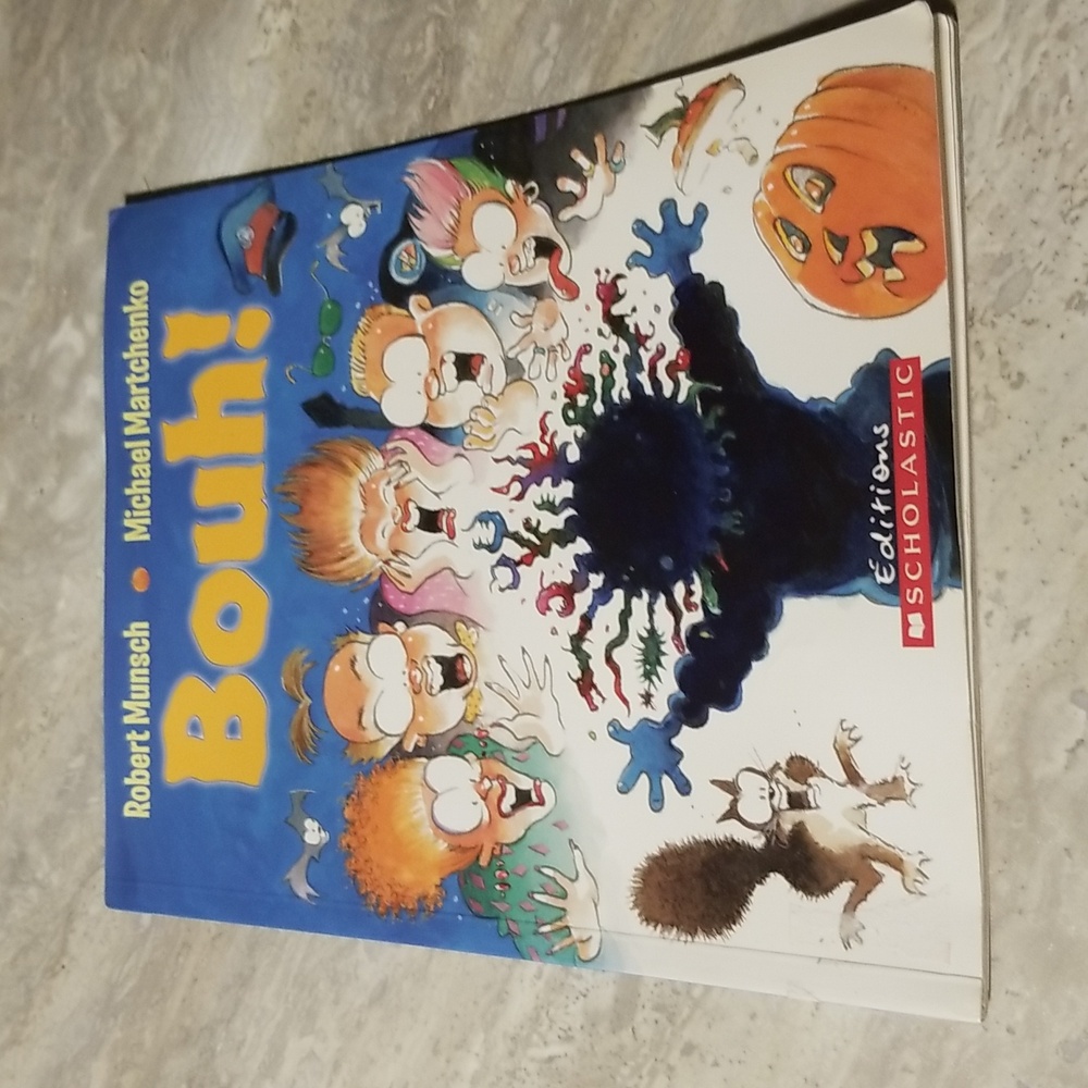 Softcover Robert Munsch Bouh!!